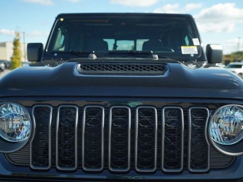 New 2025 Jeep Gladiator Sport image 38