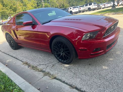 Used 2013 Ford Mustang GT Premium w/ Electronics Pkg RWD image 3