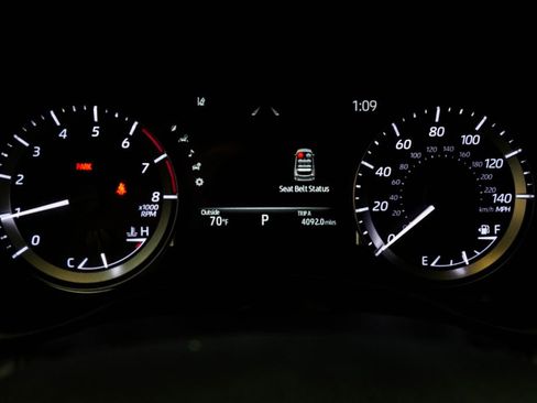 Used 2023 Toyota Highlander L FWD image 36
