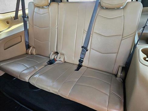 Used 2018 Cadillac Escalade ESV Platinum image 19