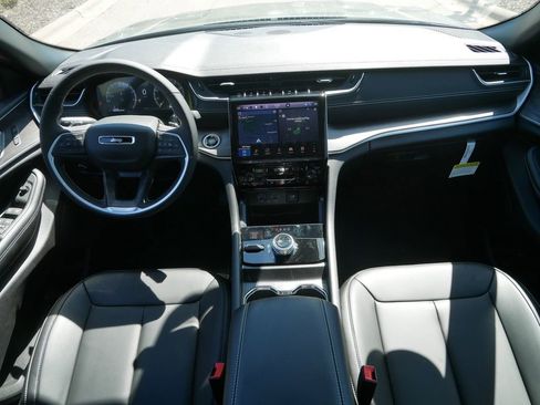 New 2025 Jeep Grand Cherokee L Limited w/ Black Appearance Package image 26