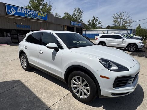Used 2019 Porsche Cayenne AWD/4WD image 3