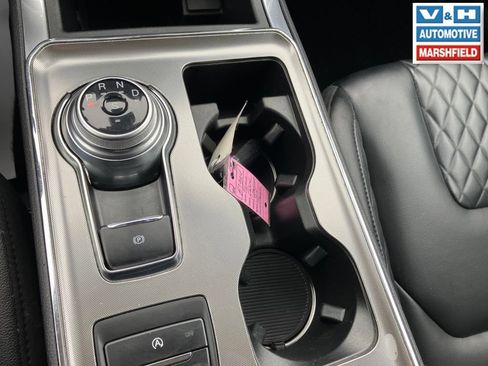 Used 2024 Ford Edge Titanium AWD/4WD image 8