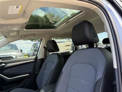 New 2026 Volkswagen Jetta SE FWD image 20