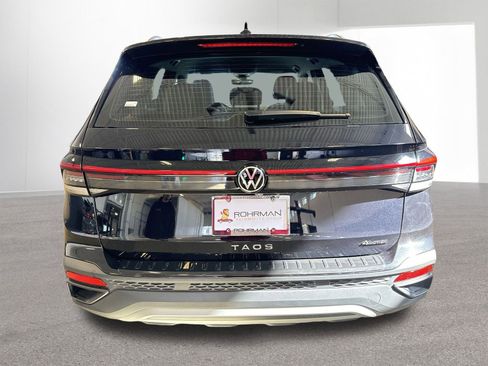 Used 2025 Volkswagen Taos S image 29