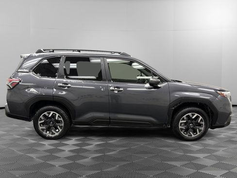 Certified 2025 Subaru Forester Premium image 6