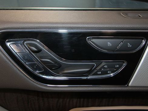 Used 2024 Lincoln Navigator L Reserve image 9