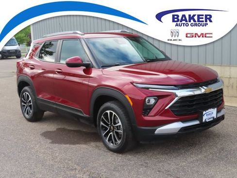 Used 2025 Chevrolet TrailBlazer LT AWD/4WD image 1