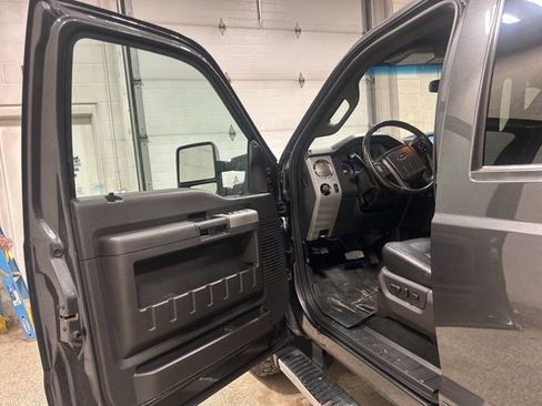Used 2016 Ford F250 Lariat w/ Chrome Package AWD/4WD image 11