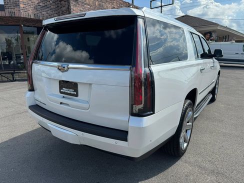 Used 2018 Cadillac Escalade ESV Luxury AWD/4WD image 15