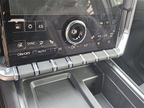 New 2025 GMC Acadia Elevation image 24