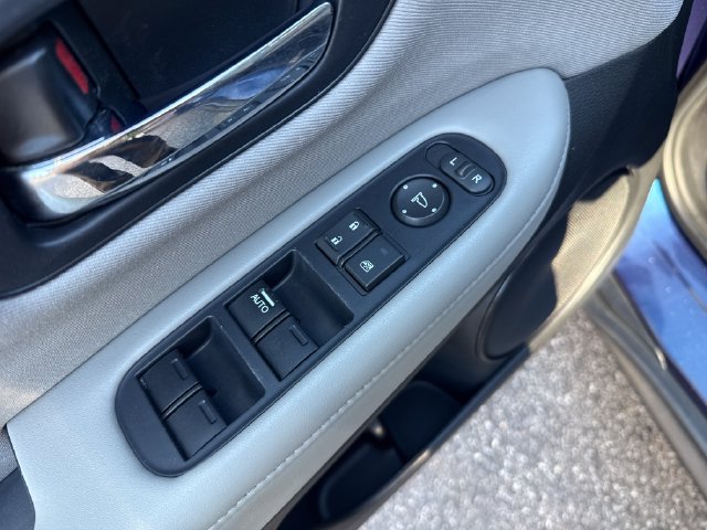 Used 2017 Honda HR-V LX image 11