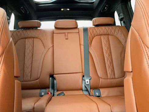 Certified 2025 BMW X7 M60i w/ Executive Package image 12