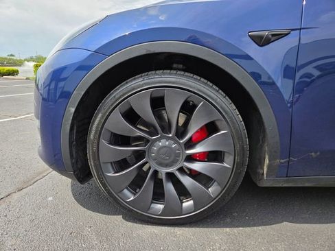 Used 2023 Tesla Model Y Performance AWD/4WD image 13