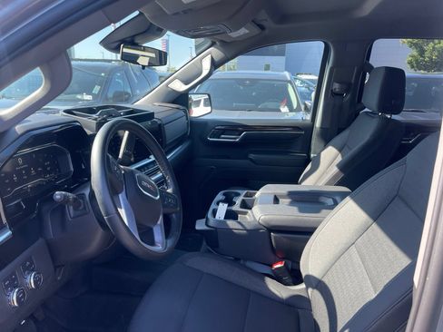 Used 2024 GMC Sierra 1500 Elevation AWD/4WD image 5