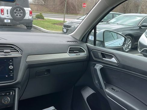 Used 2019 Volkswagen Tiguan SE image 21