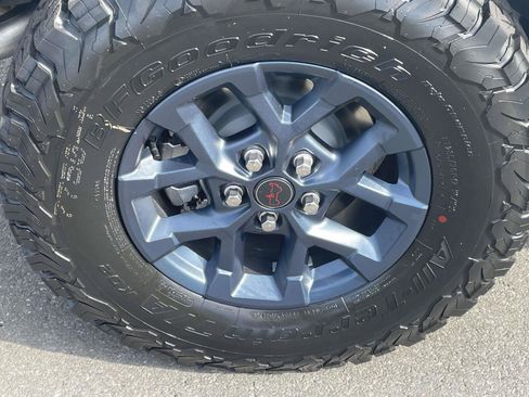 Used 2026 Jeep Wrangler Unlimited Sport w/ Dual Top Group AWD/4WD image 7