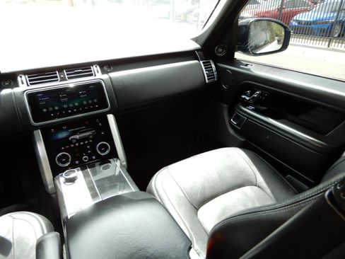Used 2018 Land Rover Range Rover HSE image 25