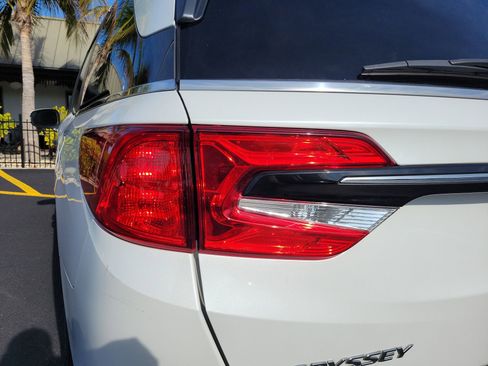 Used 2021 Honda Odyssey EX image 12