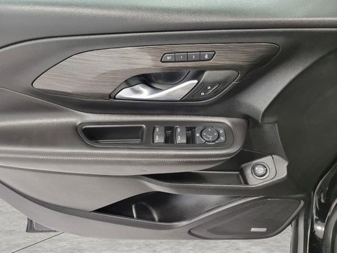 Used 2022 GMC Terrain SLT w/ Infotainment Package II image 26