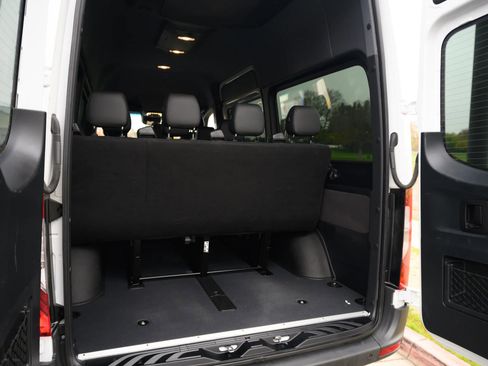 Used 2024 Mercedes-Benz Sprinter 2500 image 31