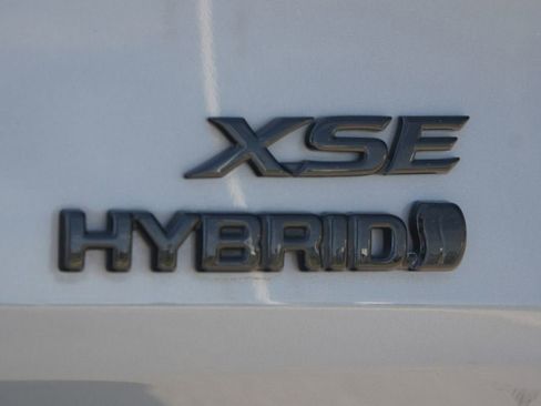 Used 2024 Toyota Sienna XSE w/ XSE Premium Package image 21