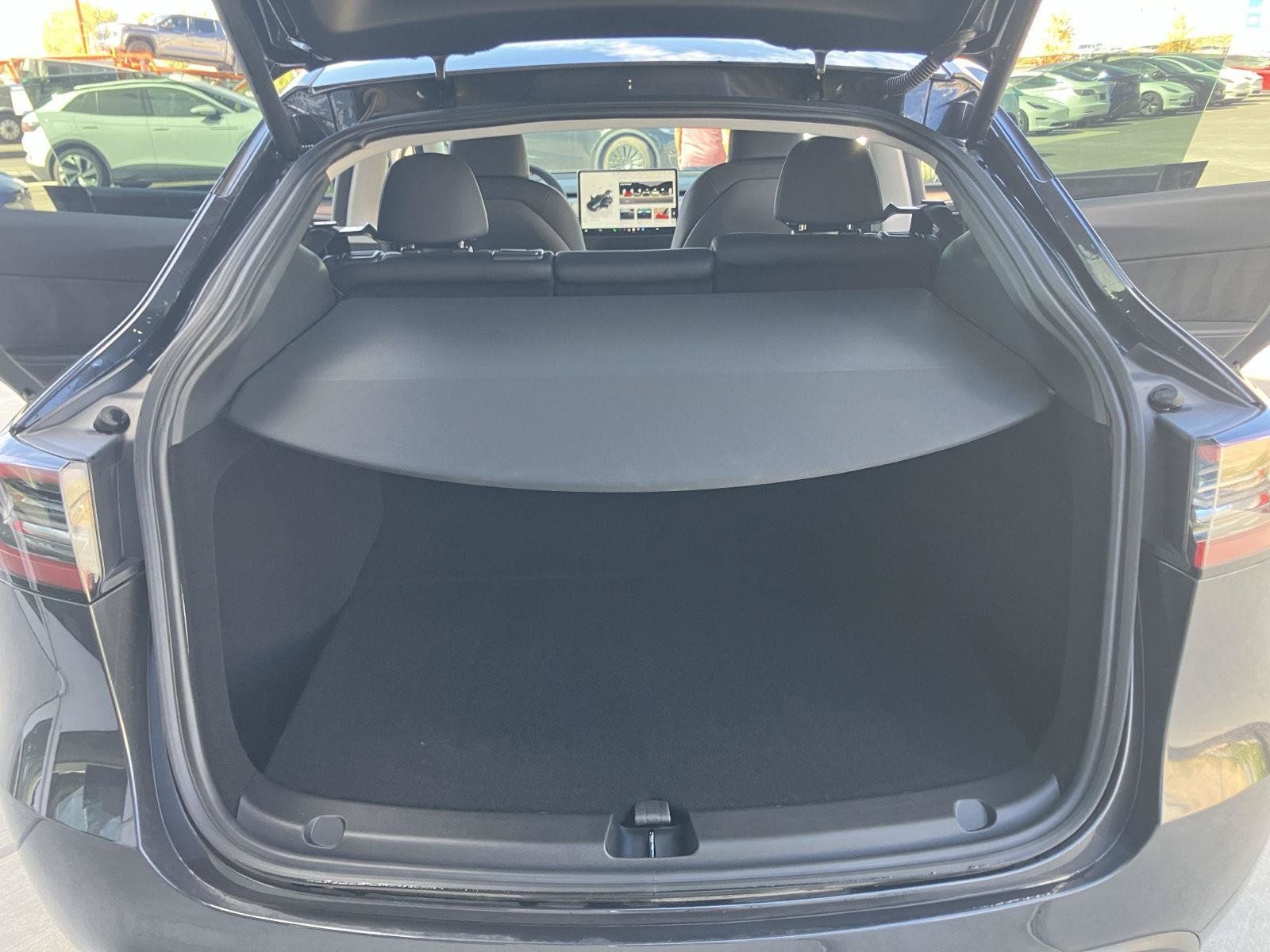Used 2024 Tesla Model Y Long Range AWD/4WD image 16