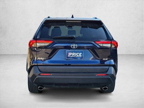 Used 2023 Toyota RAV4 XLE Premium image 5