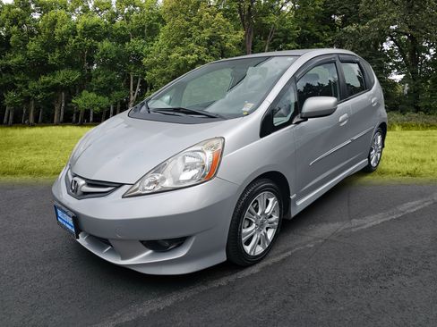 Used 2011 Honda Fit Sport image 3