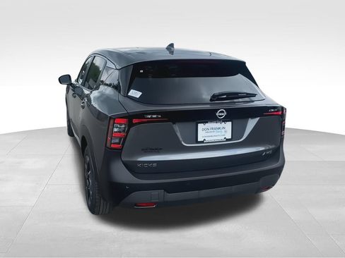 Used 2025 Nissan Kicks SV AWD/4WD image 9