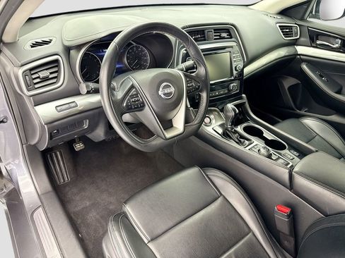Used 2023 Nissan Maxima SV w/ Floor Mat Group FWD image 9