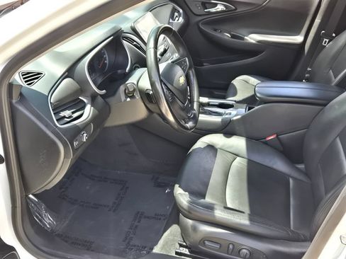 Used 2022 Chevrolet Malibu LT w/ Leather Package FWD image 8