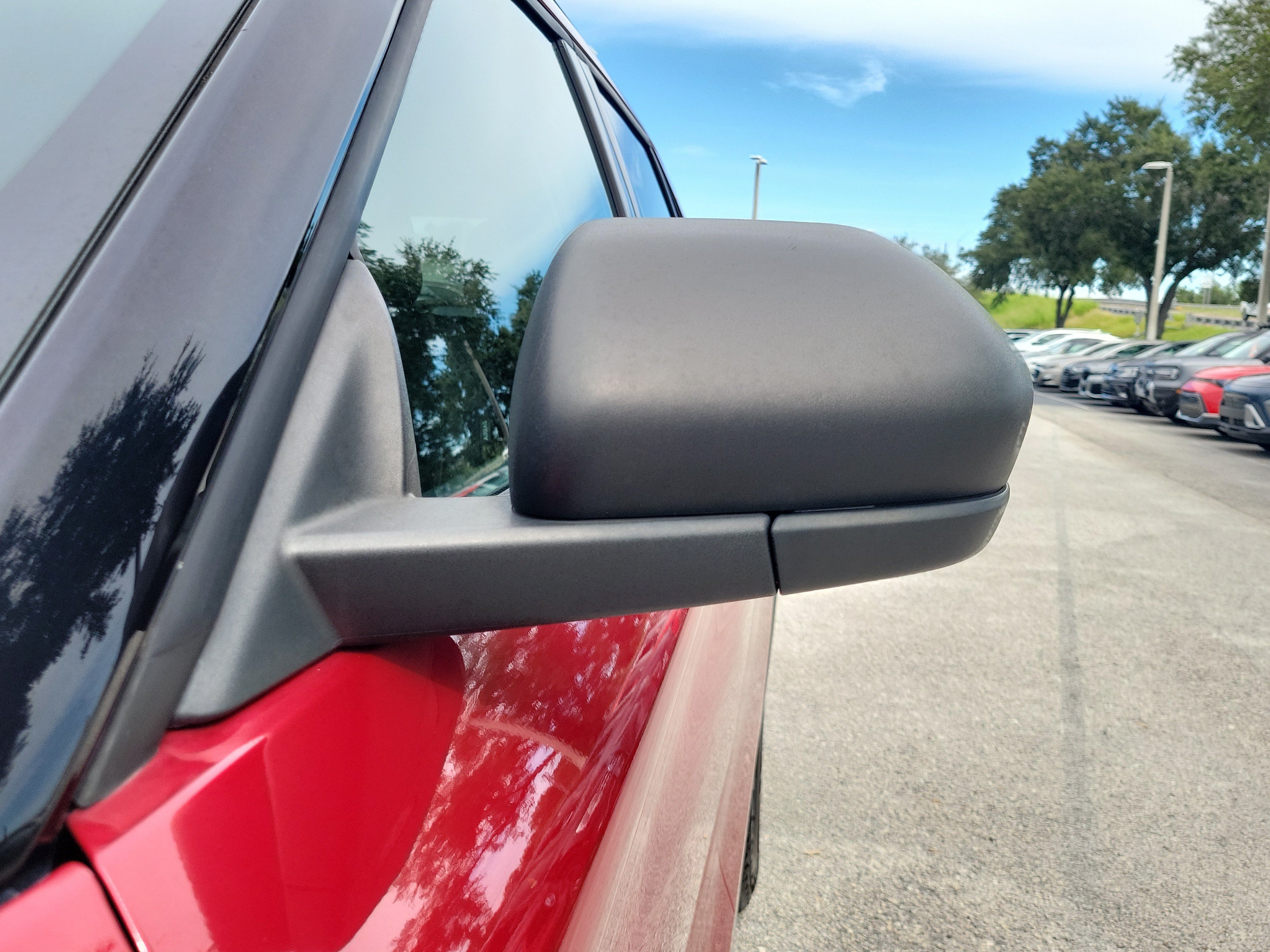 Used 2020 Ford Explorer XLT RWD image 4