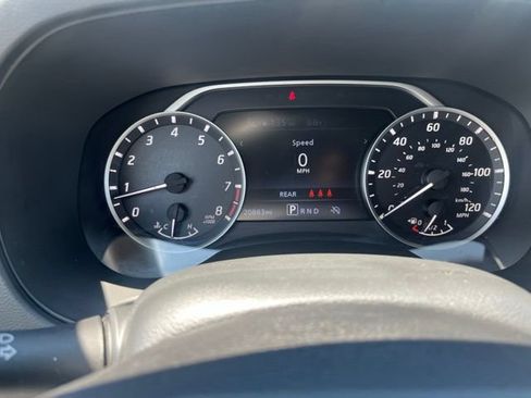 Used 2025 Nissan Frontier SV w/ SV Convenience Package RWD image 19