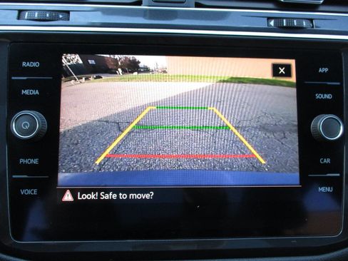 Used 2021 Volkswagen Tiguan SE R-Line image 56