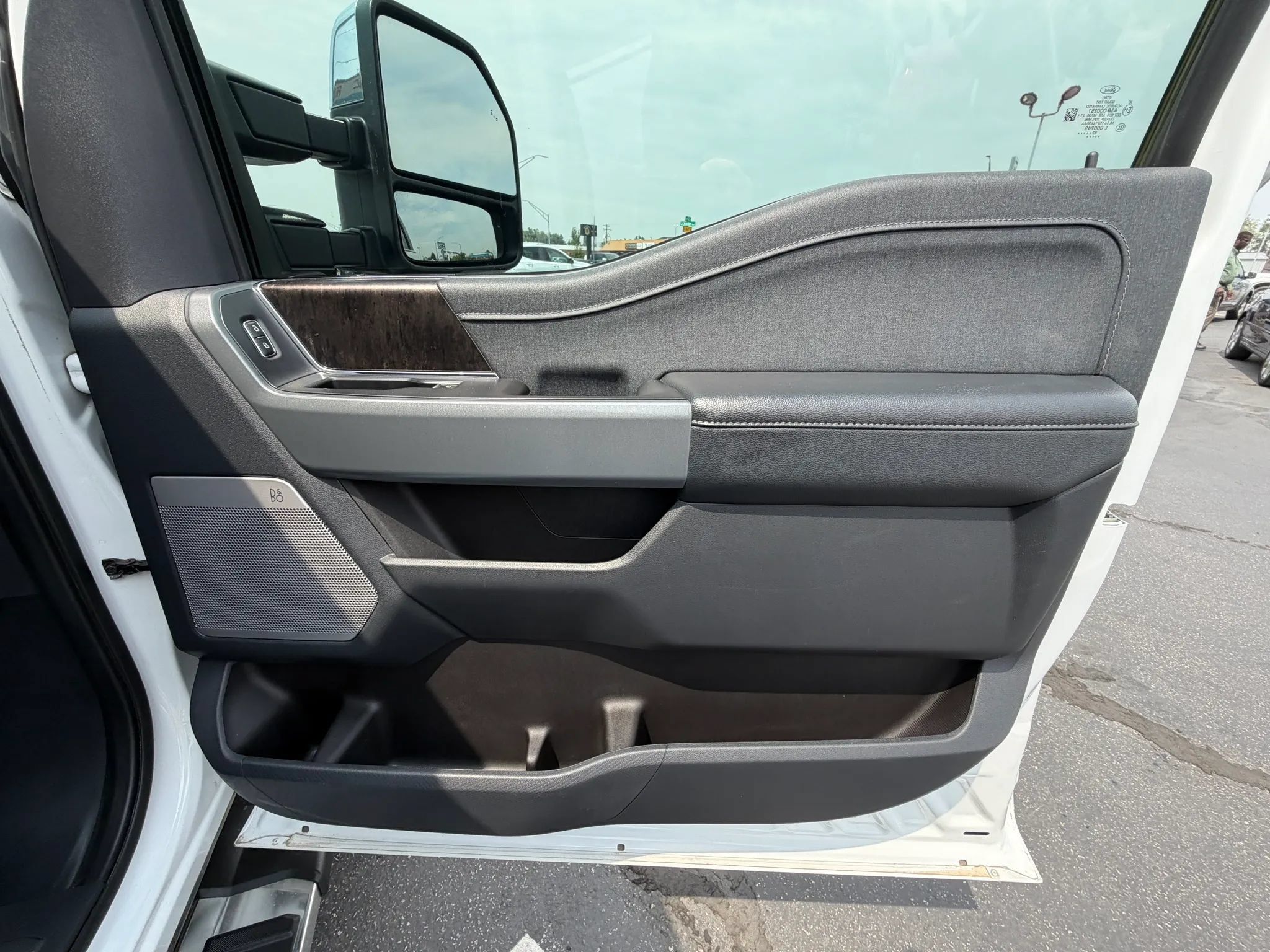 Used 2022 Ford F150 Lariat AWD/4WD image 14