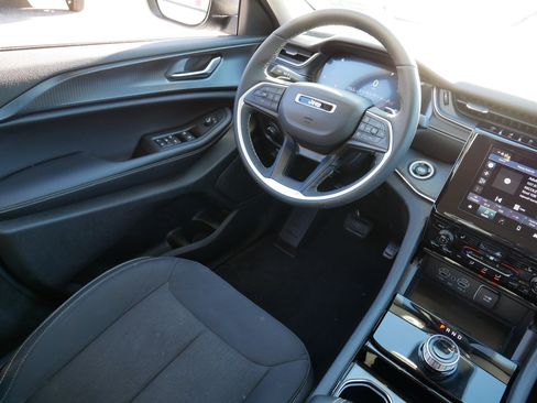 Used 2023 Jeep Grand Cherokee L Laredo w/ Luxury Tech Group I image 9