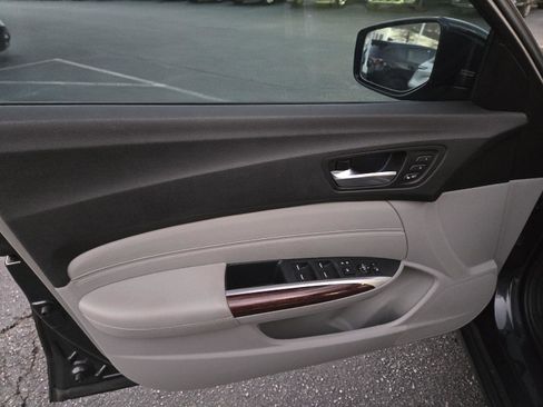 Used 2016 Acura TLX V6 image 16
