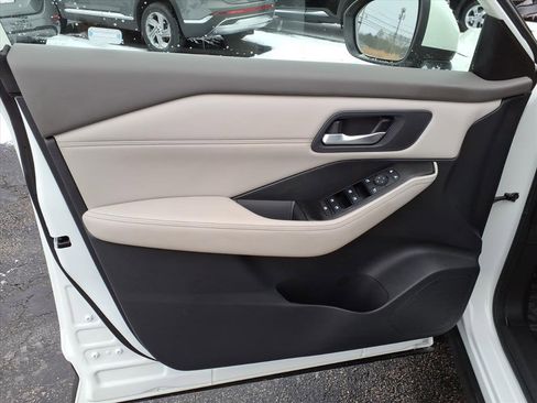 Certified 2023 Nissan Rogue SV w/ SV Premium Package image 13