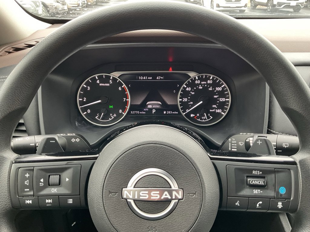 Used 2022 Nissan Rogue SV AWD/4WD image 12
