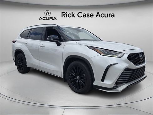 Used 2024 Toyota Highlander XSE image 9