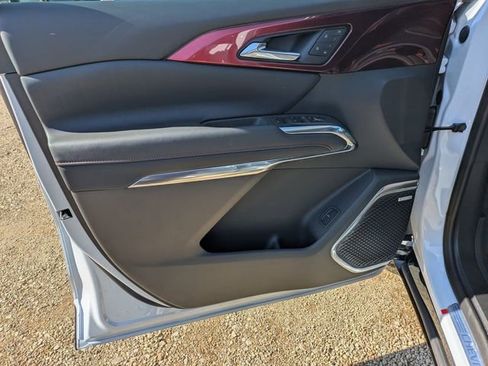 New 2026 Chevrolet Traverse RS image 8