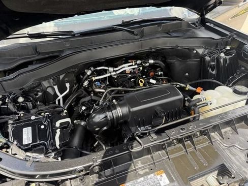 Used 2023 Ford Explorer XLT RWD image 25