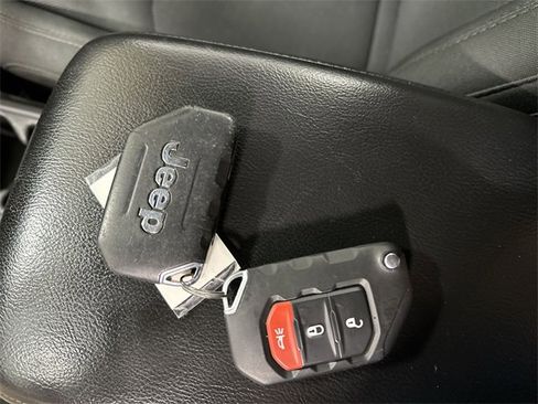 Used 2018 Jeep Wrangler Unlimited Sport S image 33