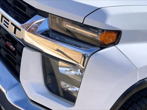 Used 2022 Chevrolet Silverado 2500 LT w/ Convenience Package image 27