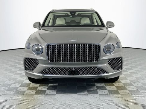 New 2025 Bentley Bentayga image 2