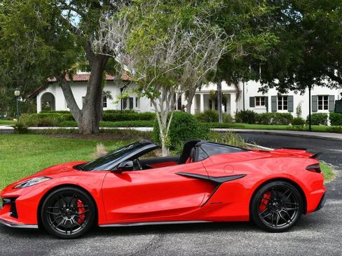 Used 2023 Chevrolet Corvette Z06 w/ Stealth Interior Trim Package RWD image 29