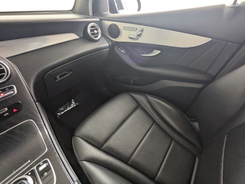 Used 2019 Mercedes-Benz GLC 300 image 9