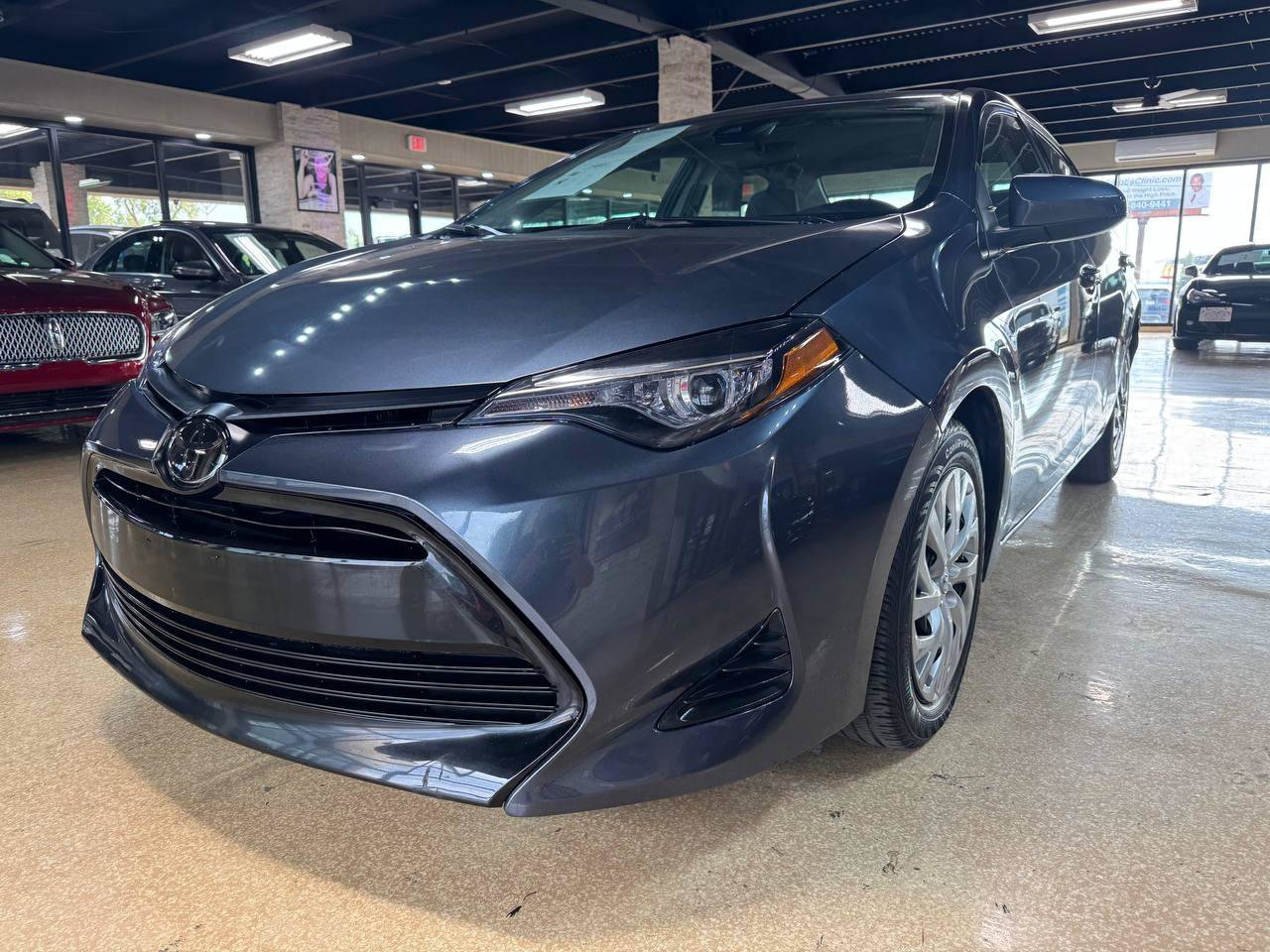 Used 2019 Toyota Corolla LE FWD image 3