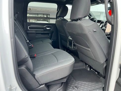 Used 2025 RAM 2500 Big Horn AWD/4WD image 18